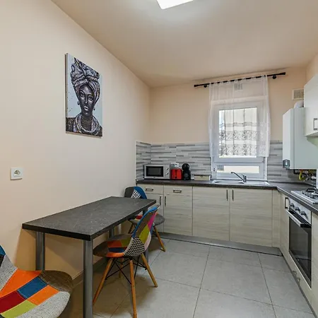 Elite 303 Apartment *