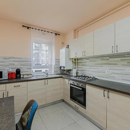 Elite 303 Apartment *